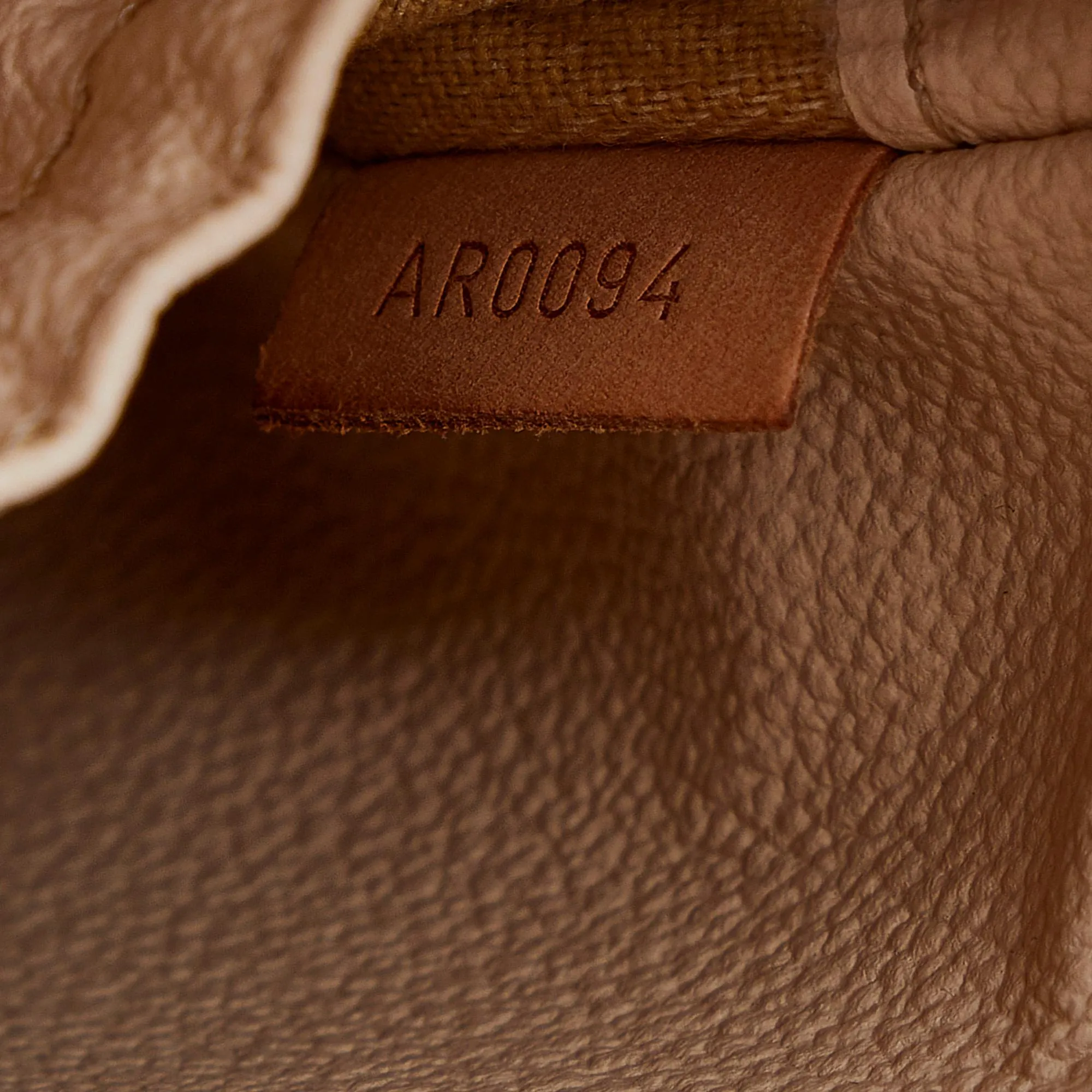 Louis Vuitton Monogram Spontini (SHG-hYkORy)